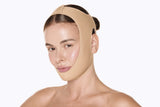 Gaine visage Poppy Cloudy, pose de trois quarts